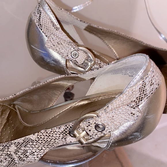 Joan  & David Luxe Series sling back heels 👠 in snakeskin pattern leather - Picture 5 of 7